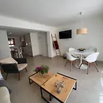 Precioso Apartamento De 2 Habitaciones Recien Reformado En Benidorm